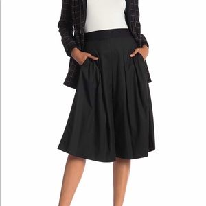 Alice and Olivia Lulu culottes black size 4